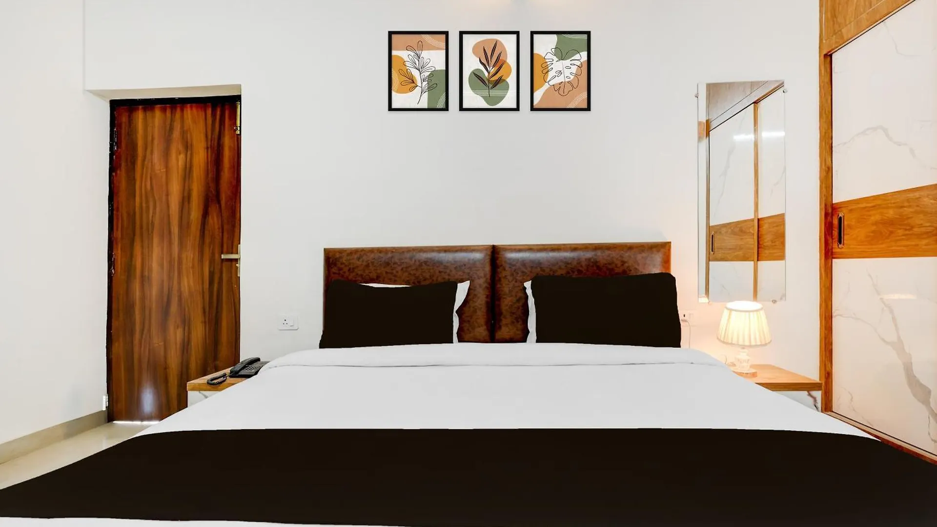 Collection O Taj East Metro Station Formerly Prem Villas Home Stay Agra  3*, Agra (Uttar Pradesh)