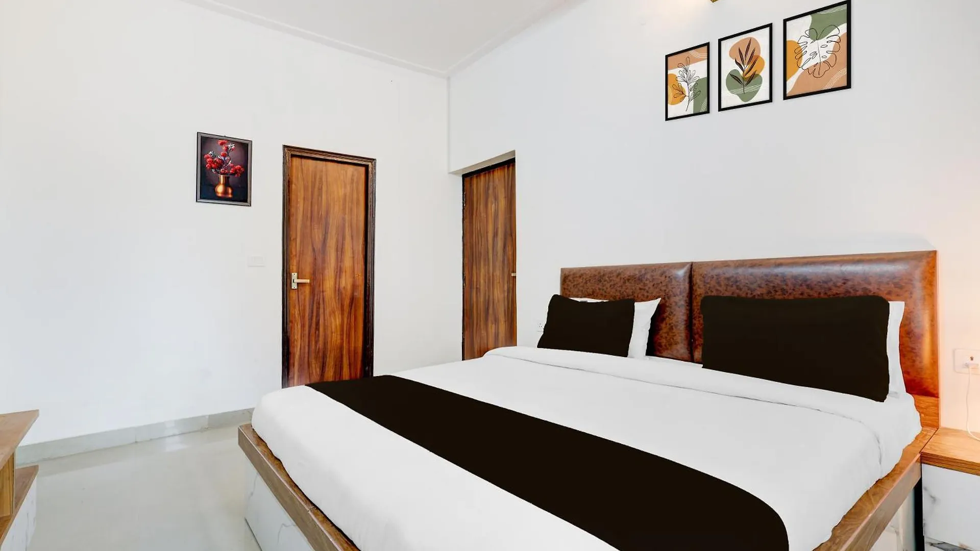 Hotel Collection O Taj East Metro Station Formerly Prem Villas Home Stay Agra
